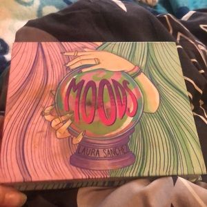 Browns pink yellow and shimmers brand is moods Laura Sanchez